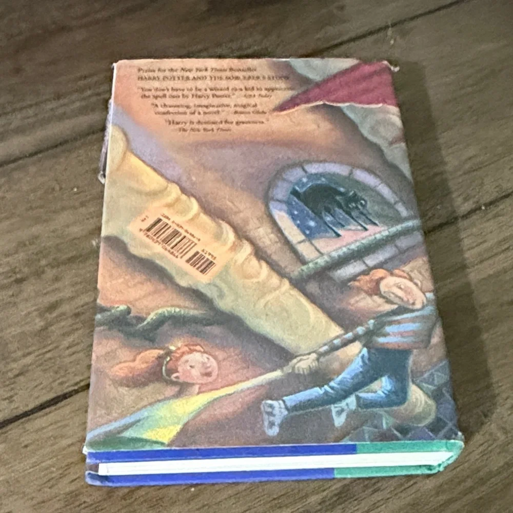 Harry Potter and the Chamber of Secrets Book - Picture 3 of 3